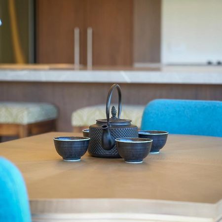 Parehua Resort Martinborough Exterior foto A tea set