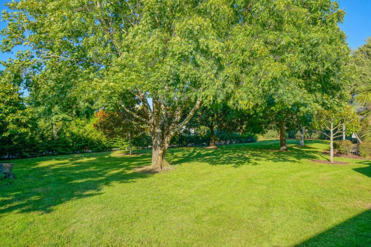 Parehua Resort Martinborough Exterior foto The park in 2019