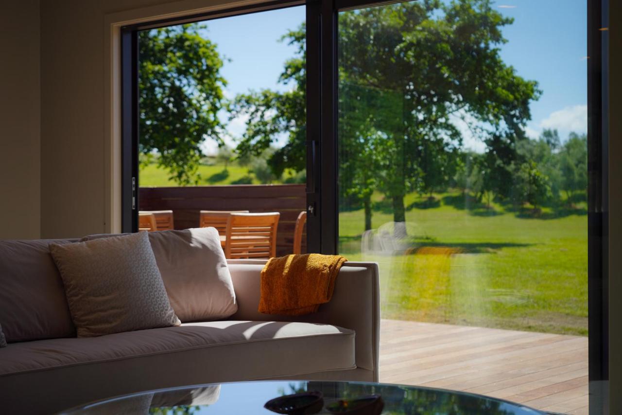 Parehua Resort Martinborough Exterior foto Interior of a house